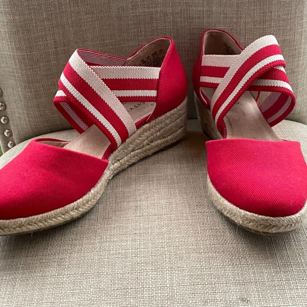 Salt Life Women Shoes Sandal Red Fabric Upper Wedge Espadrille Heel Size 7.5M